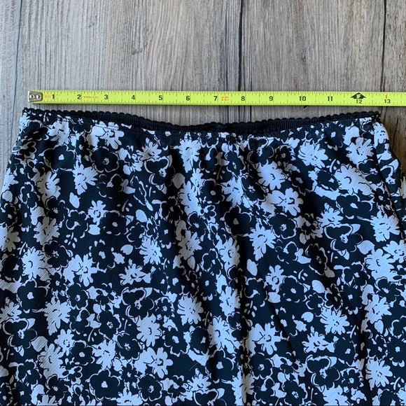 HP 🥳 Notations | Floral Skirt - Picture 9 of 12
